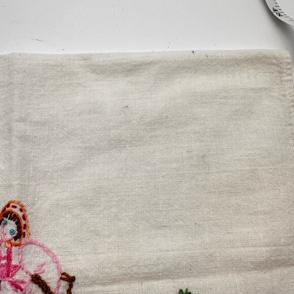 Vintage handmade TEA TOWEL embroidered cottagecore - THURSDAY - hand stitched - Picture 12 of 13
